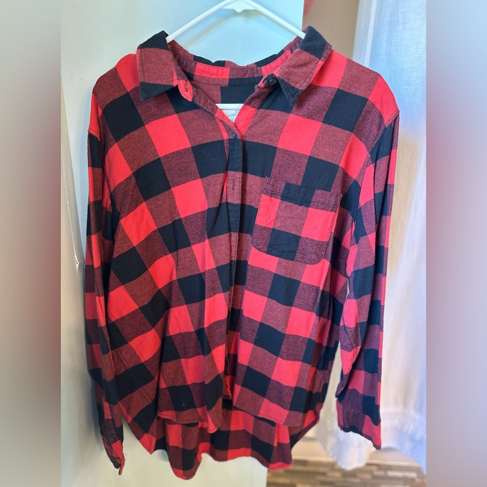 Women’s universal threads flannel.